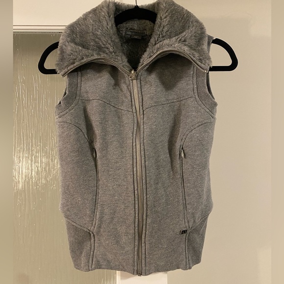 Armani Exchange Reversible Sweater Vest, Faux Fur Grey Knit, Size XS - Picture 8 of 10